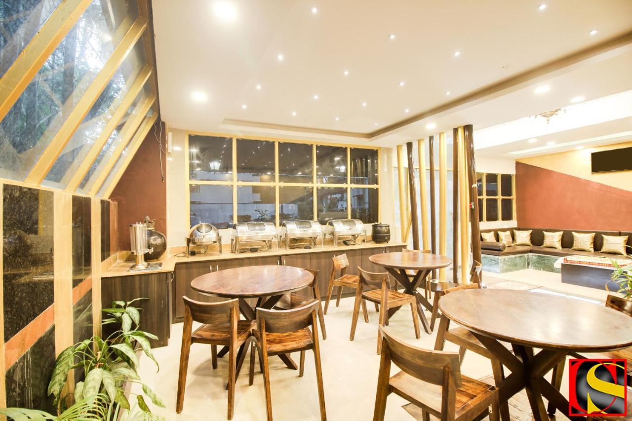 Candolim Sands Hotel Eksteriør billede